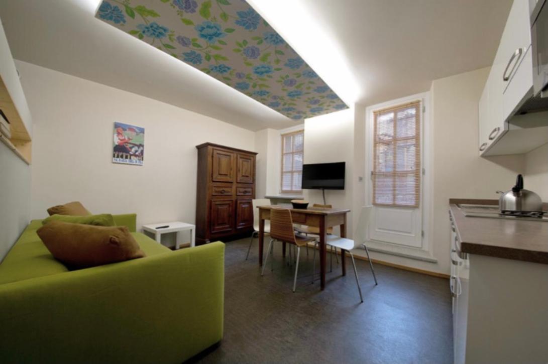 אאוסטה Aymon De Challant Appartement מראה חיצוני תמונה